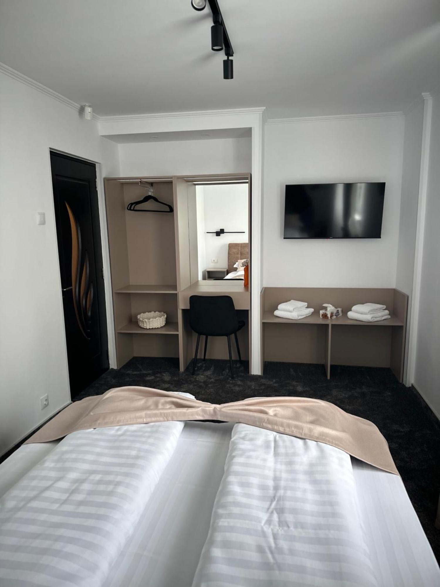 Dream House Apartment Fagaras Bagian luar foto